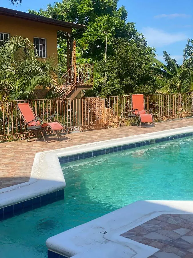 Apartment Montego Bay, Ironshore Luxury Studio